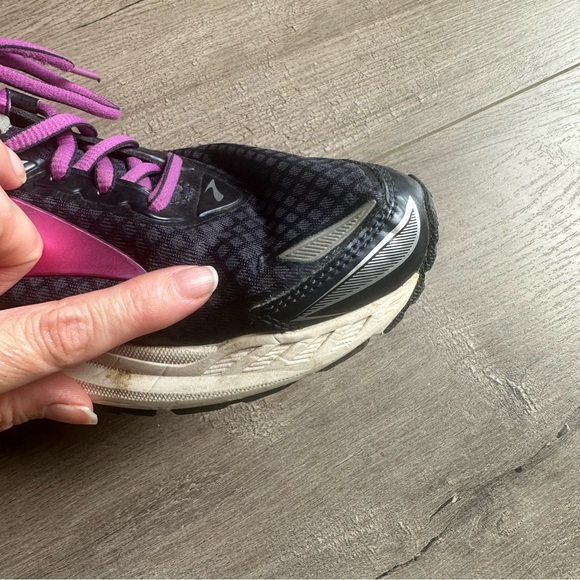 Women’s Brooks Ravenna 8 - size 9 - navy and purple - Picture 9 of 9